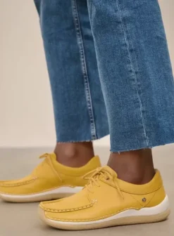 Sneakers|Veterschoenen|Wolky Celebration geel leer