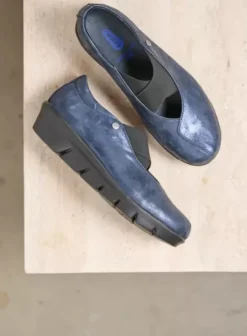 Instappers|Bandschoenen|Wolky Cursa marineblauw metallic nubuck