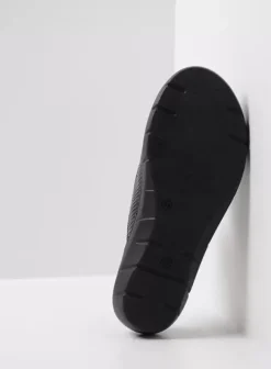 Slippers|Wolky Cyprus blauw slangenprint leer