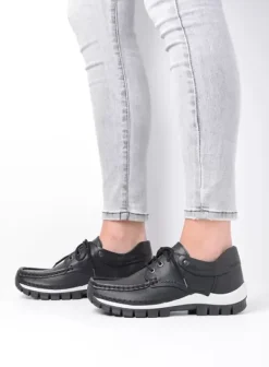 Veterschoenen|Wolky Fly zwart/wit leer