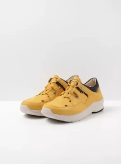 Wandelschoenen|Sneakers|Wolky Galena geel nubuck