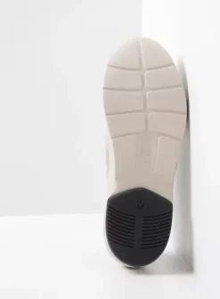 Wandelschoenen|Sneakers|Wolky Galena lichtgrijs nubuck