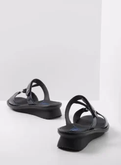 Slippers|Voorjaar/zomer|Wolky Isa blauw crocolook lakleer