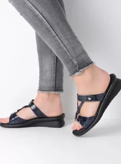Slippers|Voorjaar/zomer|Wolky Isa blauw crocolook lakleer