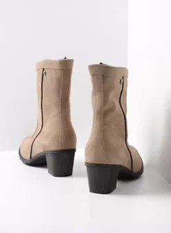 Enkellaarsjes|Laarzen|Wolky Mallow safari suede