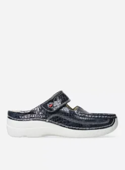Hielspoor|Slippers|Wolky Roll Slipper blauw crocolook lakleer