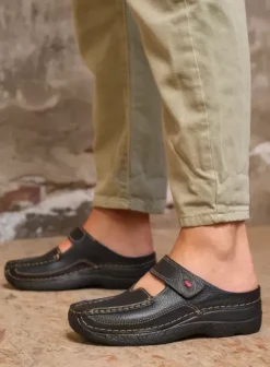 Hielspoor|Slippers|Wolky Roll Slipper zwart leer