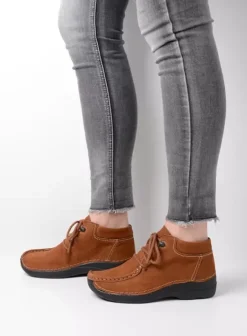 Veterschoenen|Wolky Seamy Moc cognac nubuck