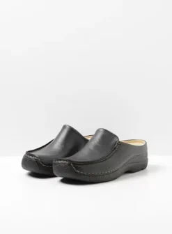 Slippers|Klompen|Wolky Seamy Slide zwart geprint leer