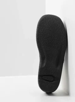 Slippers|Klompen|Wolky Seamy Slide zwart geprint leer